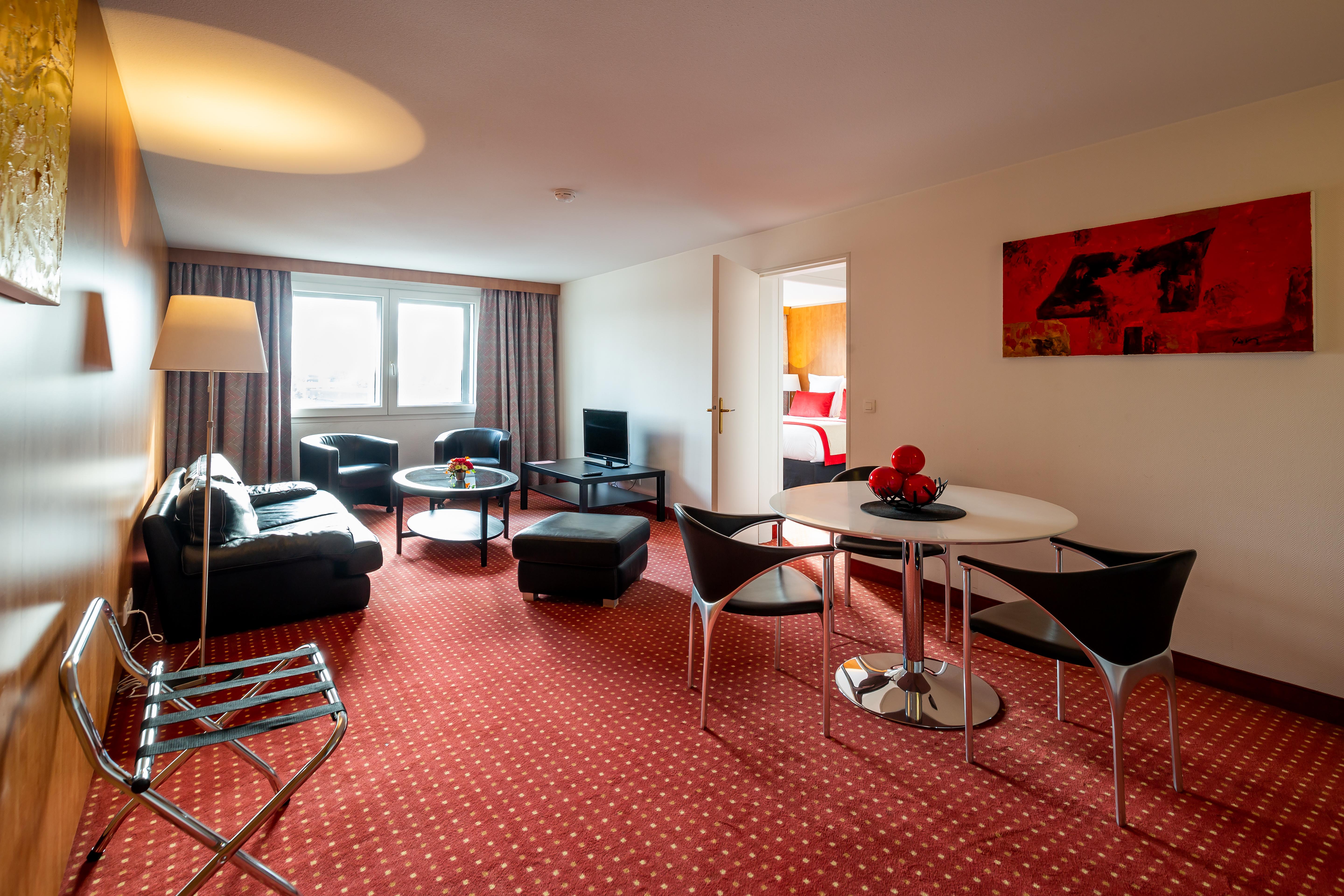 Mérignac Le M & Spa Bordeaux Aeroport By Hotels & Preference מראה חיצוני תמונה