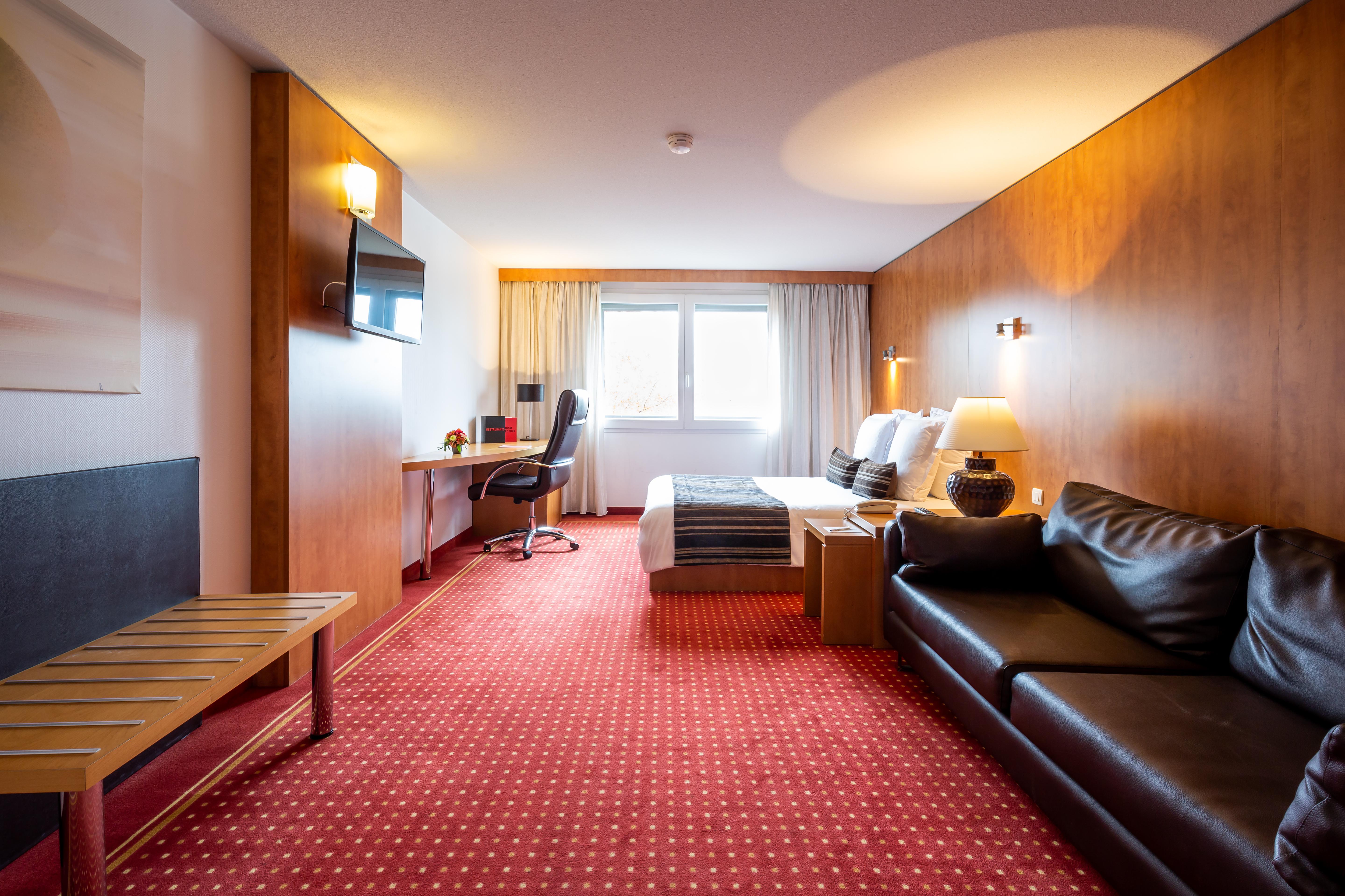 Mérignac Le M & Spa Bordeaux Aeroport By Hotels & Preference מראה חיצוני תמונה